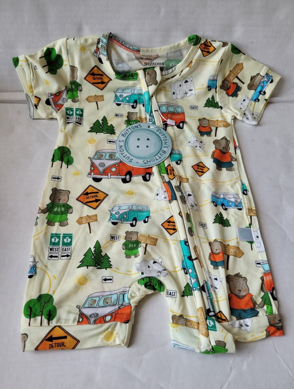 NEW SUTTONS BUTTONS BAMBOO ONE PIECE SHORT ADVENTURE BEARS ZIP UP 12-18 MONTHS